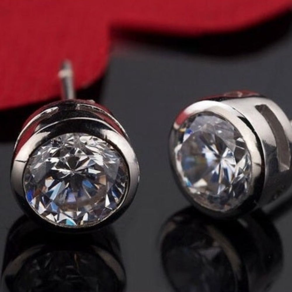 New Platinum Plated Cubic Zirconia Stud Earrings - Picture 2 of 7